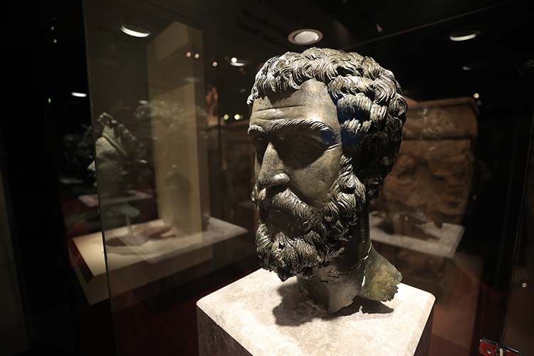 The statue head of Septimius Severus smuggled from Türkiye