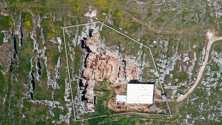 Conservation-Underway-on-1500-Year-Old-Mosaic-in-Turkiyes-Ancient-City-of-Perre.
