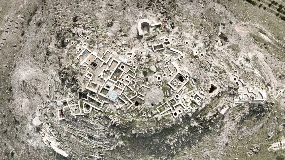 Gevale Castle on Takkeli Mountain