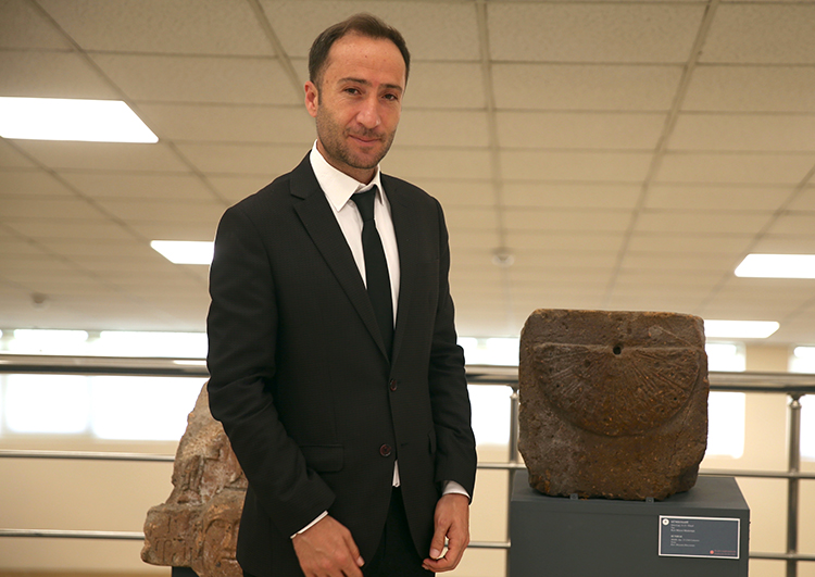 1,000-Year-Old Sundial Found in Ani Ancient City Goes on Public Display in Türkiye