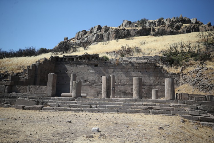 Ancient Two-Story Stoa Unearthed in Assos Reflects Hellenistic Royal Architecture