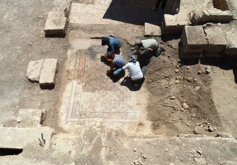 Nearly Intact 1,500-Year-Old Mosaic Unearthed in Ancient City of Dara, Türkiye