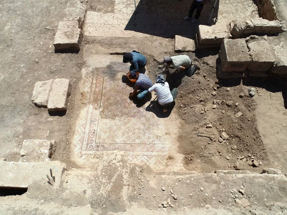 Nearly Intact 1,500-Year-Old Mosaic Unearthed in Ancient City of Dara, Türkiye