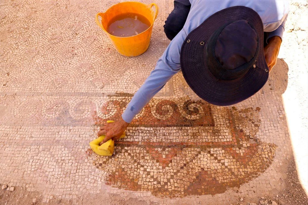 Nearly Intact 1,500-Year-Old Mosaic Unearthed in Ancient City of Dara, Türkiye