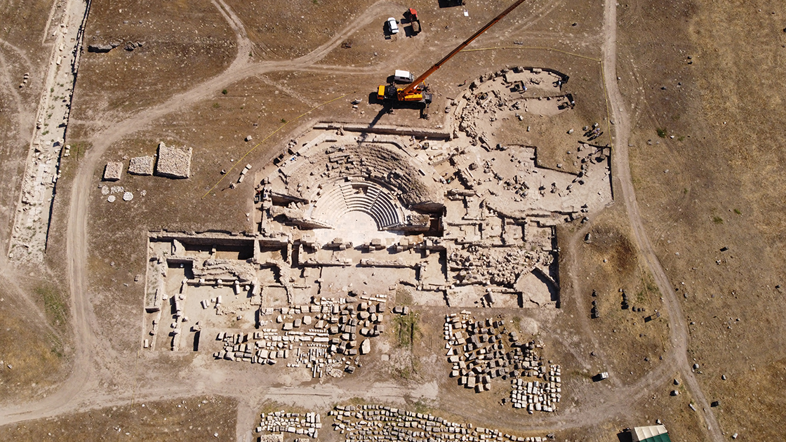 A First in Anatolian Archaeology: 2,050-Year-Old Hexagonal Council House Unearthed in Laodicea