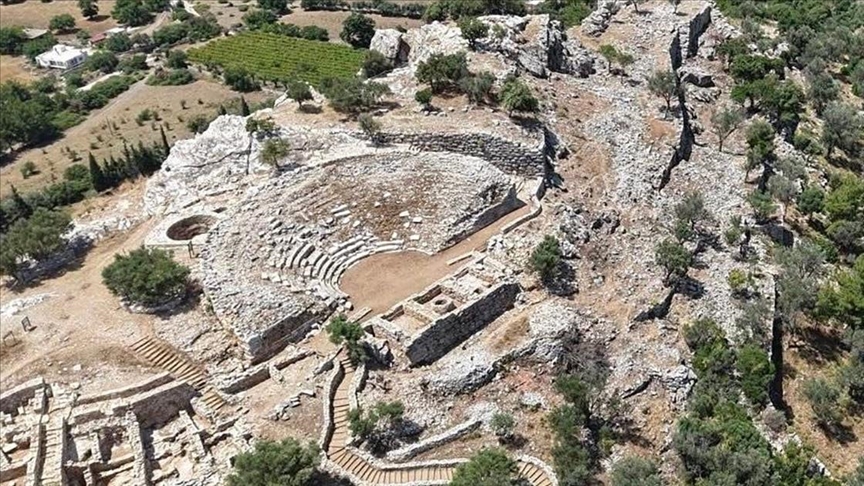 Excavations at Amos Ancient City Reveal Mosaics and Residential Structures