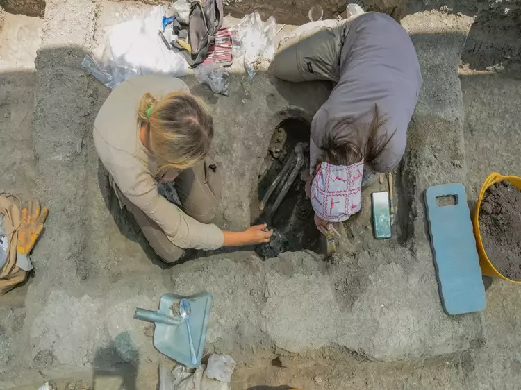 “House of the Dead” Unearthed at Çatalhöyük: Remains of 20 Individuals Discovered