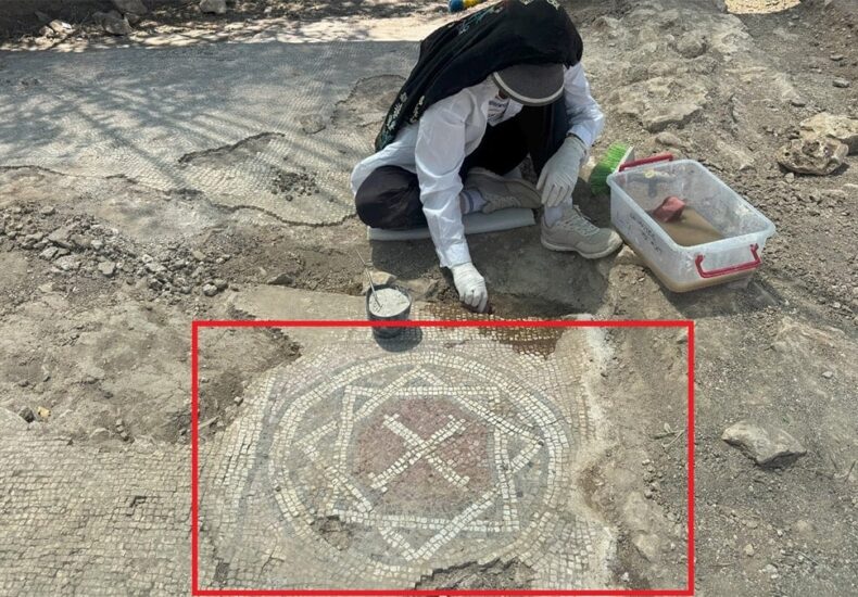 Star of David with a Cross Found in Roman-Byzantine Mosaic in Türkiye