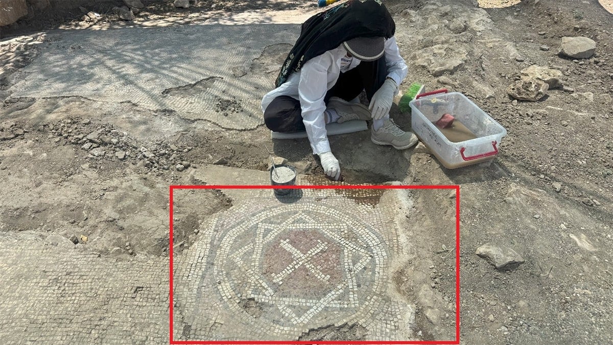 Star of David with a Cross Found in Roman-Byzantine Mosaic in Türkiye