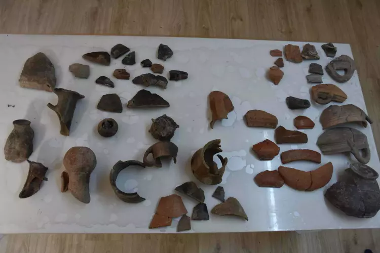 5,000-Year-Old Ceramics Unearthed in İzmir’s Smyrna Mound Reveal Early Trade Links