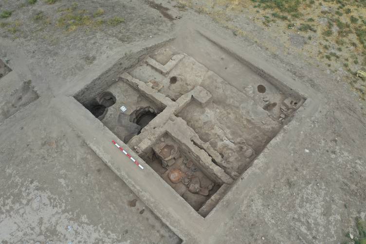 Traces-of-the-Lost-Kingdom-of-Purushanda-Three-Ovens-and-Two-Hearths-Unearthed-in-Uchoyuk.