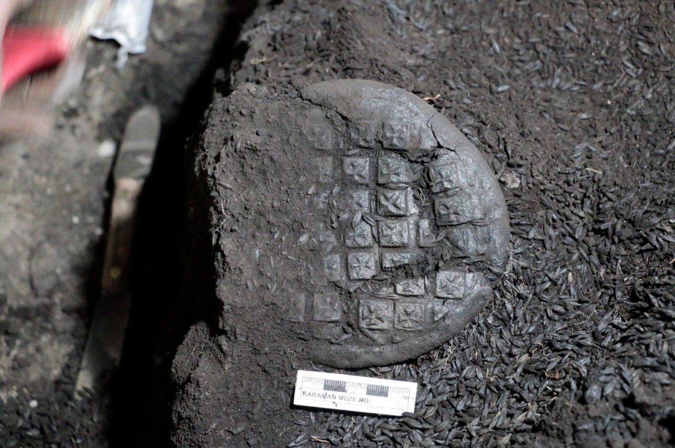 1,300-Year-Old Communion Bread Unearthed in Karaman: Inscribed “With Gratitude to Blessed Jesus”