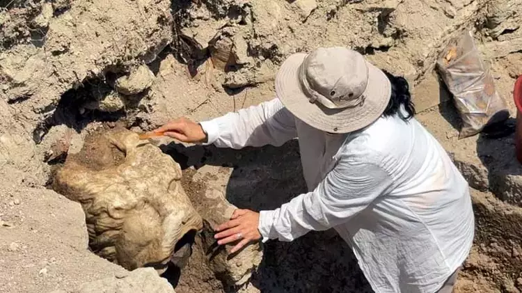 Bathonea Excavations Reveal Olive Oil and Wine Workshop near Küçükçekmece Lake