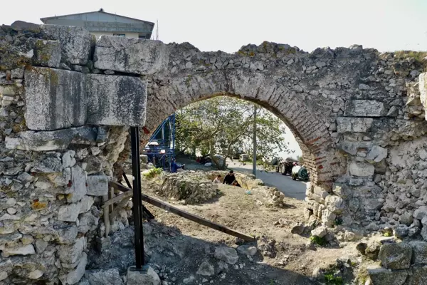 19th-Century Silk Workshop Unearthed in the Ancient City of Apollonia ad Rhyndacum, Bursa