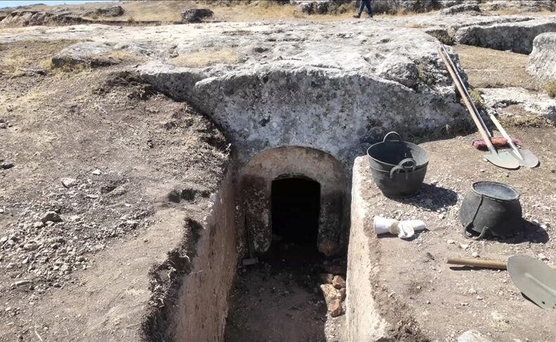 1,800-Year-Old Chamber Tomb Unearthed in the Ancient City of Tharsa, Adıyaman