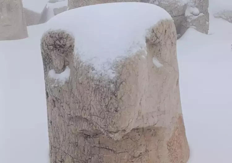 Nemrut Mountain Turns White: Ancient Colossal Statues Reveal a New Winter Face