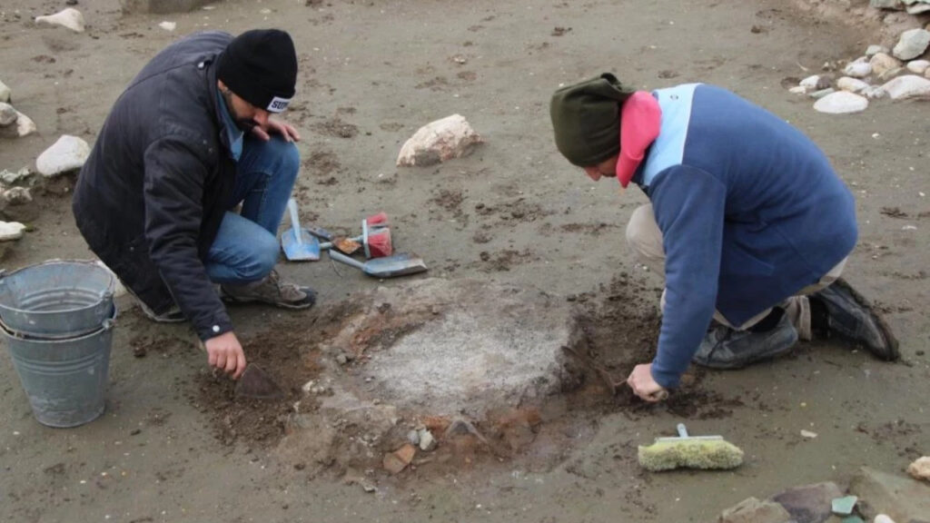 A 2,600-Year-Old Persian-Era Tandoor Discovered at Oluz Höyük by Turkish Archaeologists