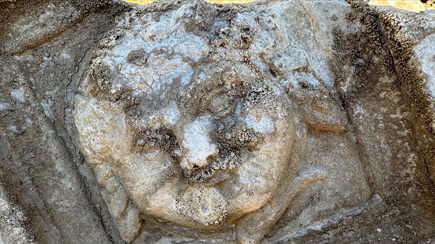 A Smiling Medusa Discovered in the Ancient City of Amastris on Türkiye’s Black Sea Coast