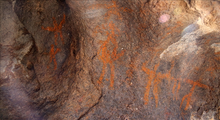 Neolithic Rock Art Discovered in Central Türkiye After Hiker Spots Ancient Cliff Figures