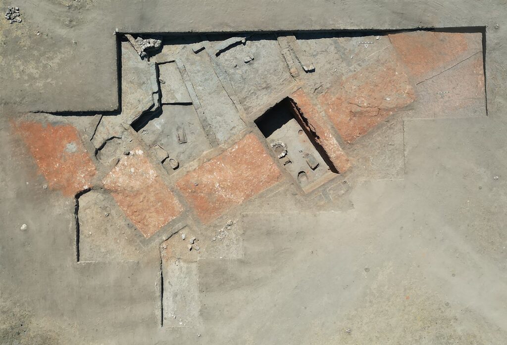 A 5,000-Year-Old Bread Found at Küllüoba Höyük in Anatolia Reveals a Lost Recipe—and a Ritual Hidden at a Doorway