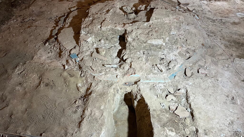 600-Year-Old Pool Discovered Inside Ottoman Mosque in Bursa During Restoration