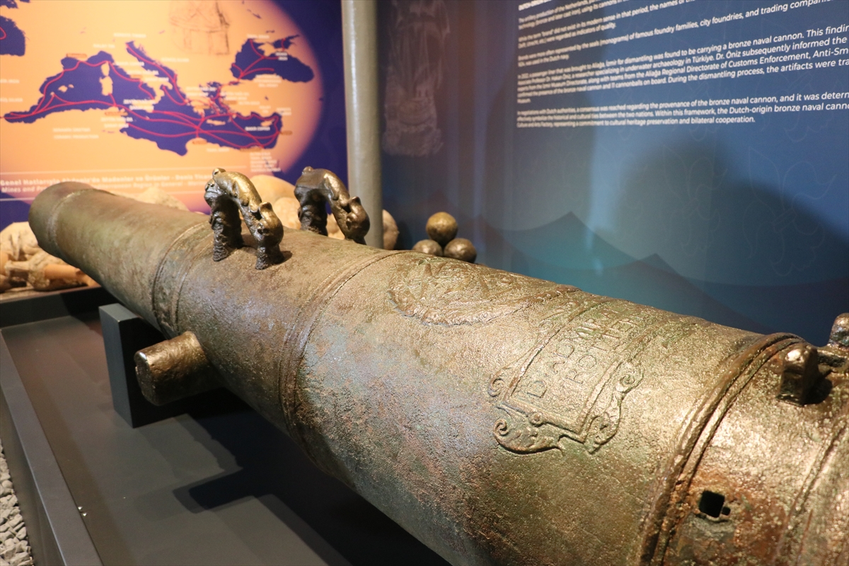 17th-Century Dutch Bronze Ship Cannon Discovered During Shipbreaking in İzmir Goes on Display