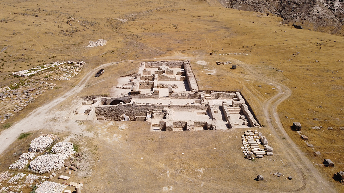 Tripolis Ancient City, Roman villa Türkiye, fish pool archaeology, Denizli ancient discoveries, Roman fresco villa, Roman hospitality, archaeology news Türkiye, ancient Roman architecture,