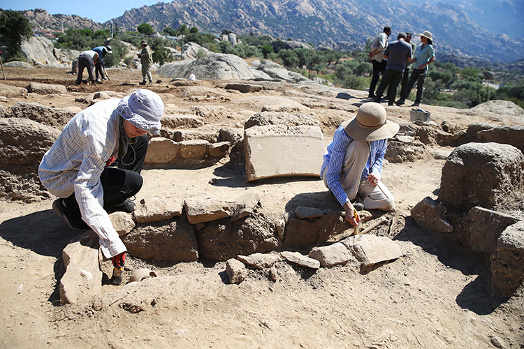 Byzantine-Era Child and Adult Burials Unearthed in Turkey’s Ancient City of Herakleia