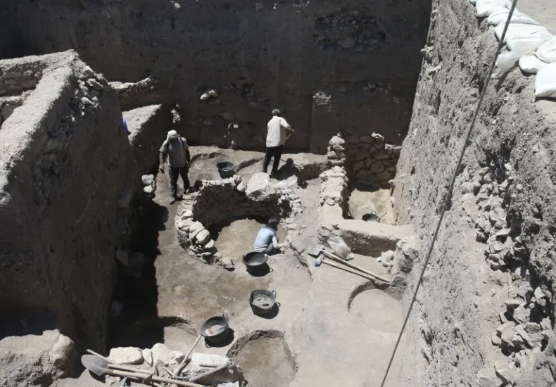Traces of Assyrian Trade Colonies Emerging in Türkiye's Yassı Höyük: Are Written Tablets on the Horizon?