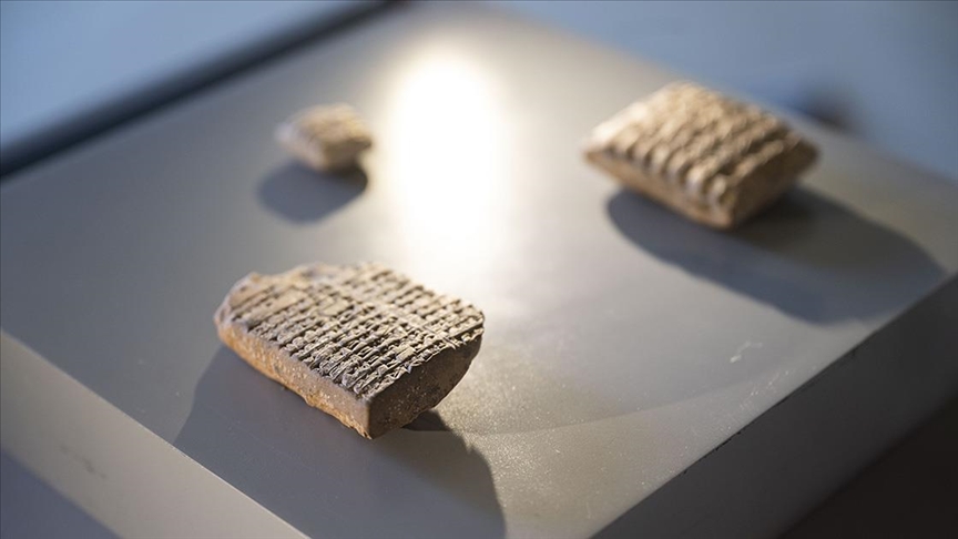 Türkiye Returns 6,000-Year-Old Cuneiform Clay Tablets to Iraq