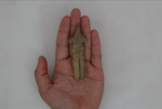 8,000-Year-Old Fox-Clad Male Figurine Unearthed in Izmir, Türkiye