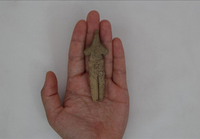 8,000-Year-Old Fox-Clad Male Figurine Unearthed in Izmir, Türkiye