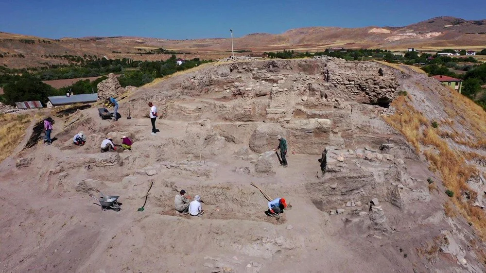 Evidence of 6,000-Year-Old Sacrificial Rituals Unearthed at Tadım Fortress Excavations in Elazığ
