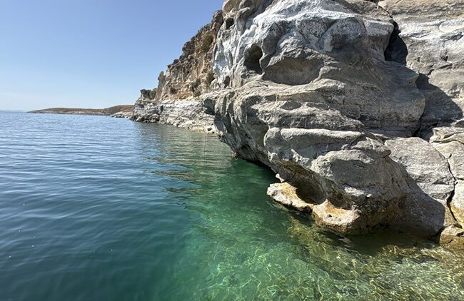 12,000-Year-Old Underwater Rock Paintings Discovered Beneath Atatürk Dam in Southeastern Türkiye