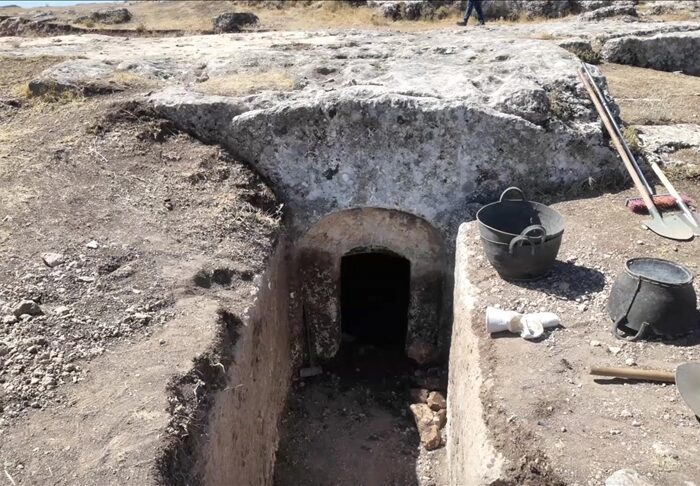 1,800-Year-Old Chamber Tomb Unearthed in the Ancient City of Tharsa, Adıyaman