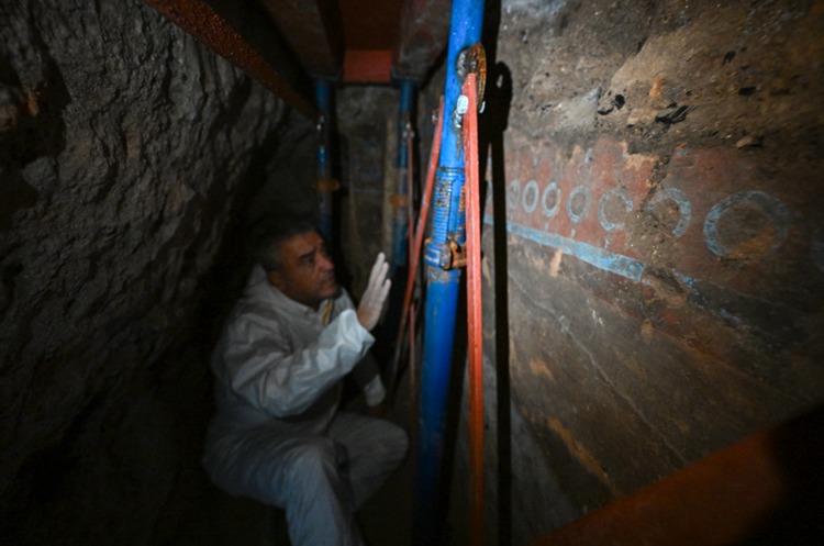 3,000-Year-Old Urartian Wall Paintings Protected Beneath Van’s Garibin Hill1