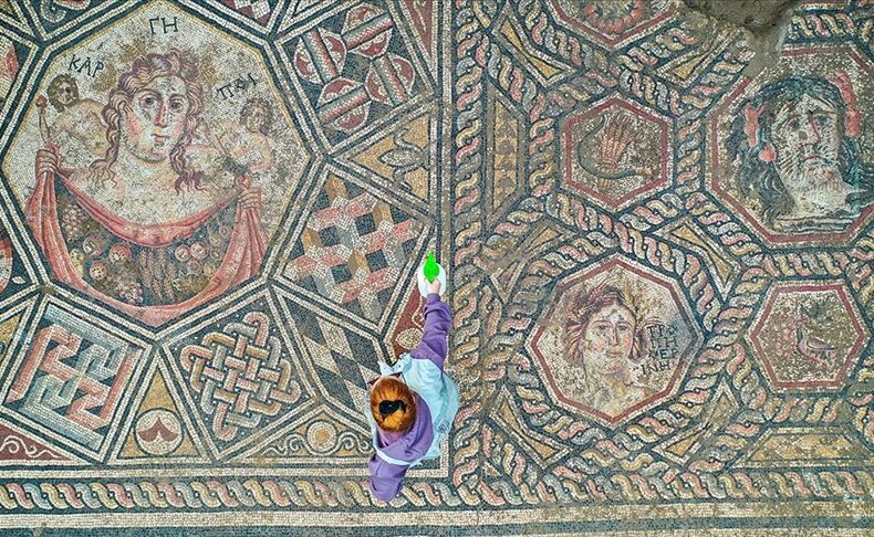 A Roman Mosaic Found 11 Years Ago in Iznik Is Finally Being Revealed: The Askania Figure Emerges