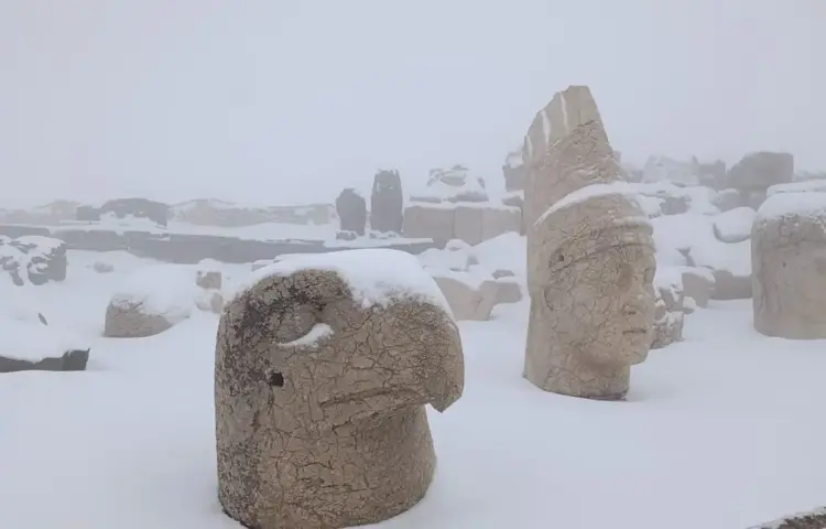 Nemrut Mountain Turns White: Ancient Colossal Statues Reveal a New Winter Face