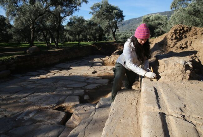 At Nysa 1,800-Year-Old Steps to a Roman Library