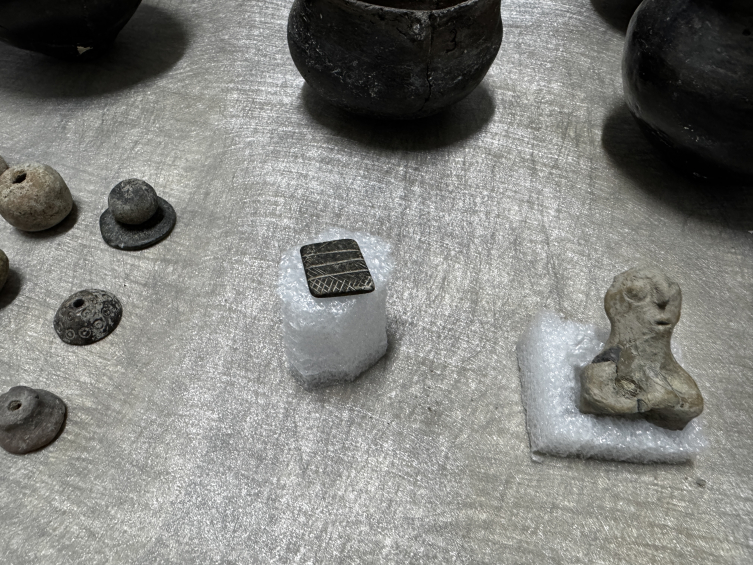 7,500-Year-Old Stone Seal Unearthed at Tadım Höyük