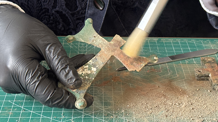 A Sealed Medieval Reliquary Cross Unearthed at Ancient Lystra in Central Anatolia