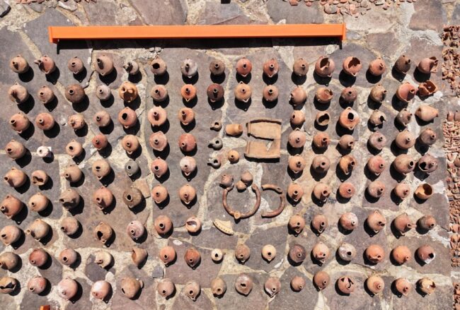 3,000 Ritual Hydriskoi Discovered at Demeter–Kore Temple in Aigai