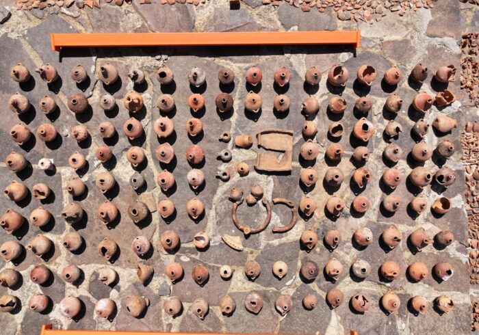 3,000 Ritual Hydriskoi Discovered at Demeter–Kore Temple in Aigai