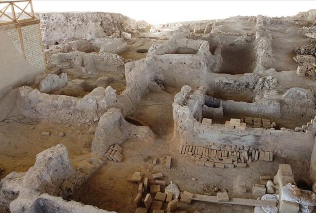 Bronze Age Breakthrough in Anatolia: 3,900-Year-Old Indigo Textile and Single-Needle Knitting Unearthed at Beycesultan