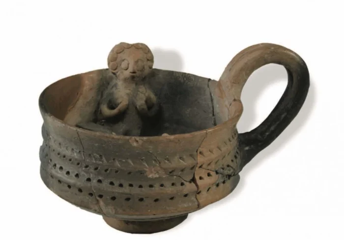 A Hittite Goddess Vessel from Eskiyapar and the Ritual of “Drinking the God”