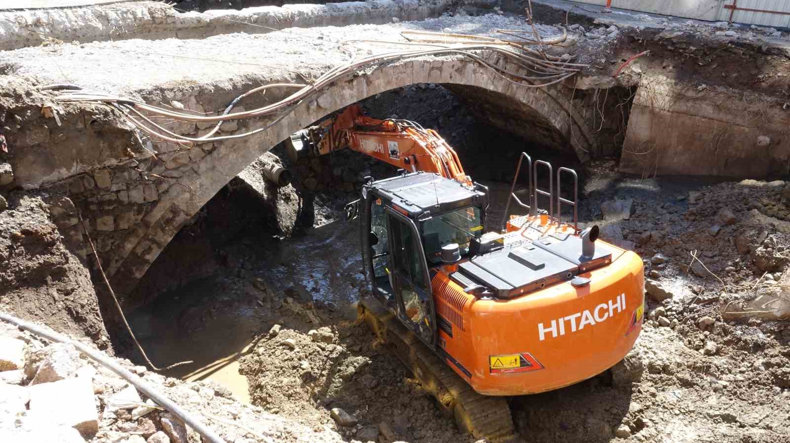 Roadworks in Rize Reveal a Hidden 19th-Century Stone Bridge Buried Beneath the City
